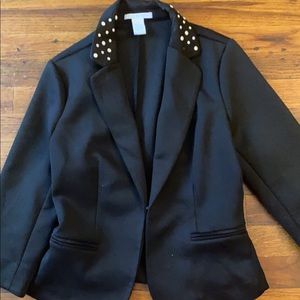 Size S blazer with pearl details on collar.